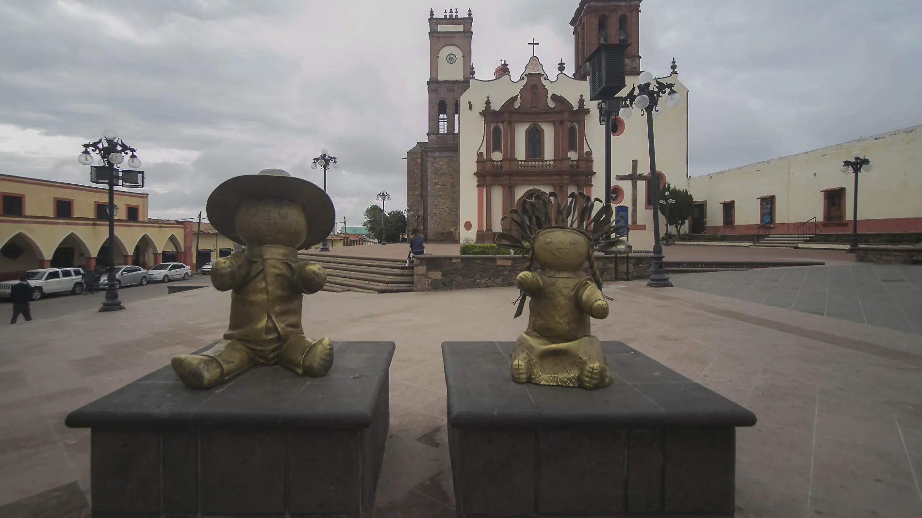 Pretenden proteger los derechos de la muñequita otomí. Foto César Ortiz.El Sol de San Juan del Río.